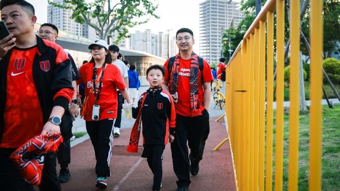 只是一场足球赛,为何价值高达 1.35 亿元!?