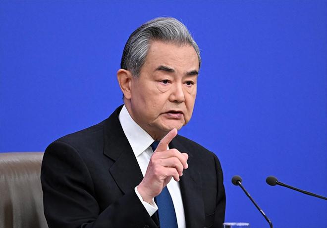 王毅离韩当天,朝鲜连发10枚导弹示威,想见金正恩的特朗普该懂了