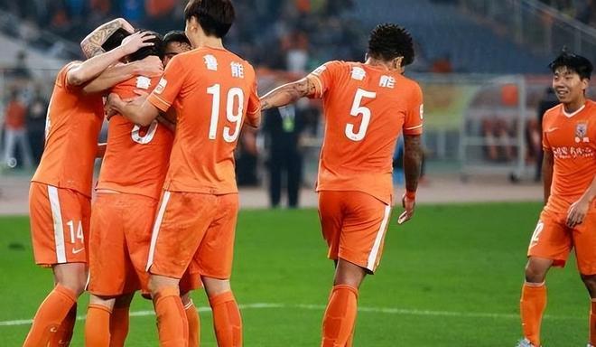 追光丨外有世界杯 家有“东北超”