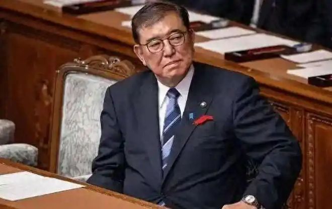 39岁梅西确认国家队谢幕战时间！深情晒照告白：相伴一生的战袍